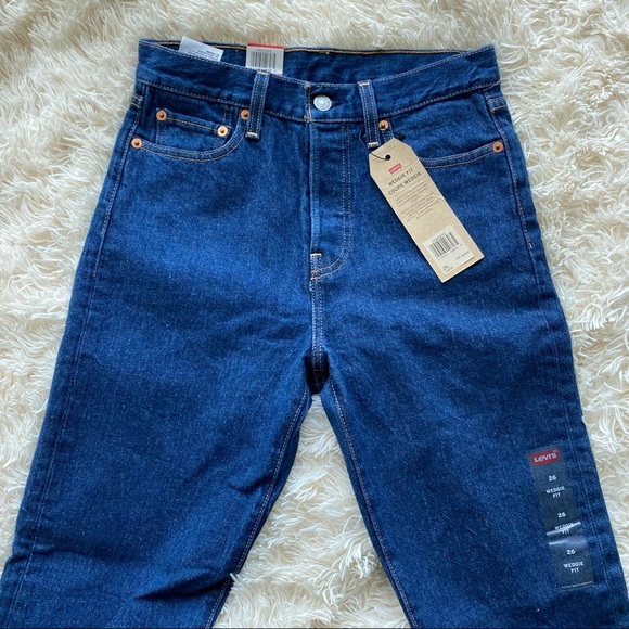 Levi’s Wedgie Fit High Waisted Jeans - Picture 6 of 7